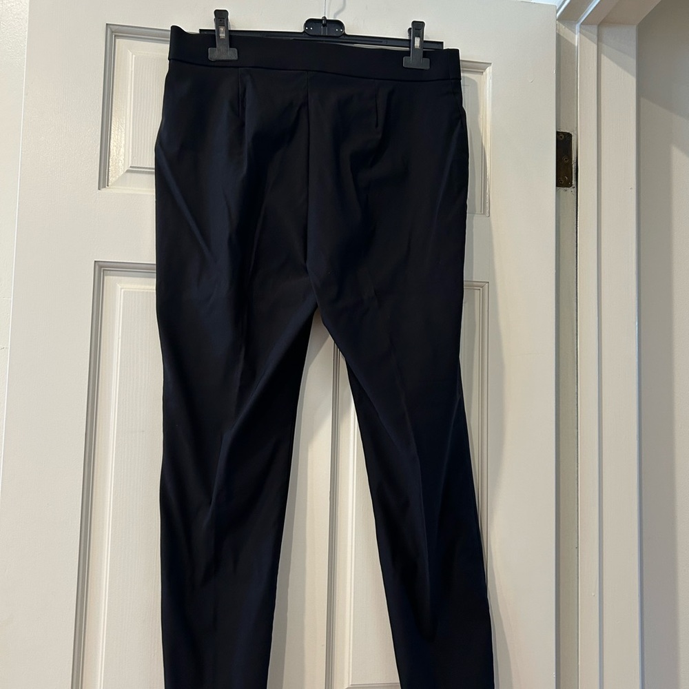 Black Stretch Ponte Ankle Pants Size Medium. NWOT